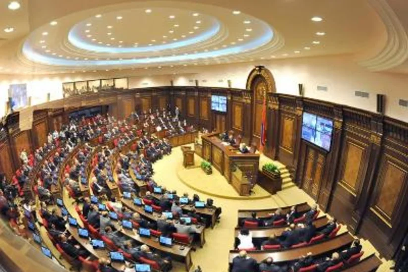 Парламент Армении предлагает сбор денег в страховой фонд военнослужащих
