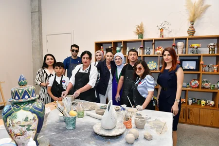 Azərbaycanın və Türkiyənin birinci xanımları Bakıdakı DOST İnklüziv İnkişaf və Yaradıcılıq Mərkəzi ilə tanış olublar - YENİLƏNİB