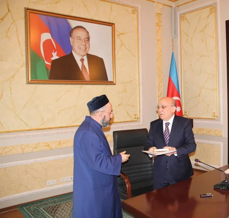 Azərbaycanda dövlət qeydiyyatına alınmış islam kolleclərinə şəhadətnamələr verilib