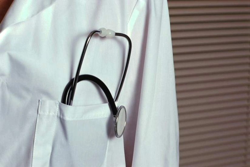 Cəzalandırılan baş həkim dünyasını dəyişib