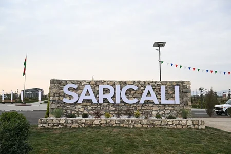 İlham Əliyev və birinci xanım Ağdamın Sarıcalı kəndinin ilk mərhələsinin açılışında iştirak edib - YENİLƏNİB-3