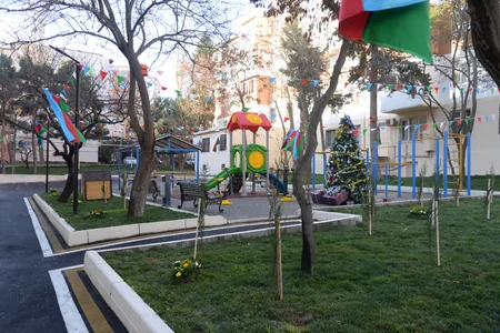 Bakıda növbəti abad həyət sakinlərin istifadəsinə verilib