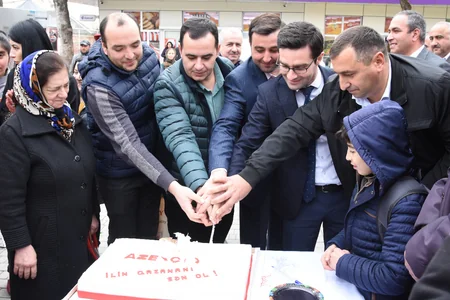 “Azərçay”ın keçirdiyi lotereyanın qaliblərinə avtomobil təqdim olunub