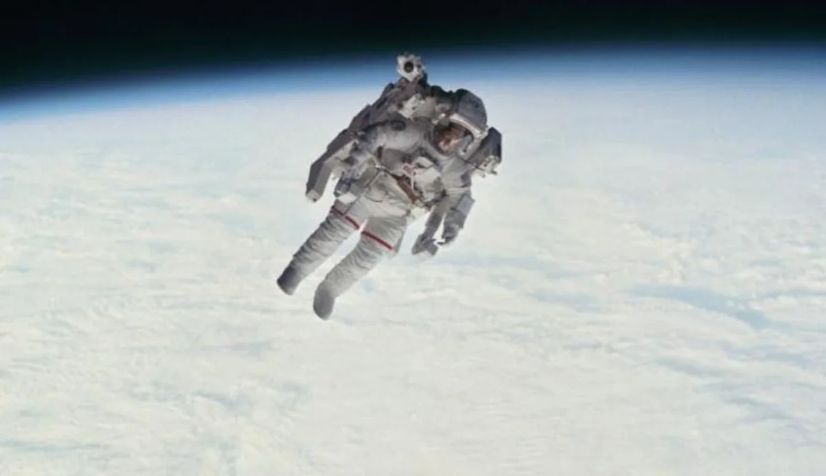 İlk dəfə açıq fəzaya çıxmış astronavt dünyasını dəyişib