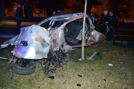 Türkiyədə polisi daşıyan avtomobil qəzaya uğrayıb, 2 nəfər ölüb, 3-ü yaralanıb