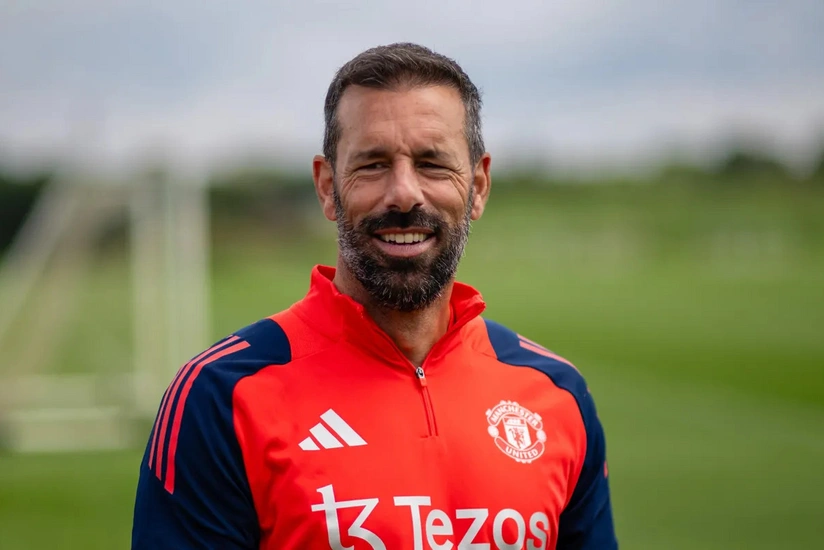 Rud van Nistelroy Mançester Yunayteddən ayrılıb