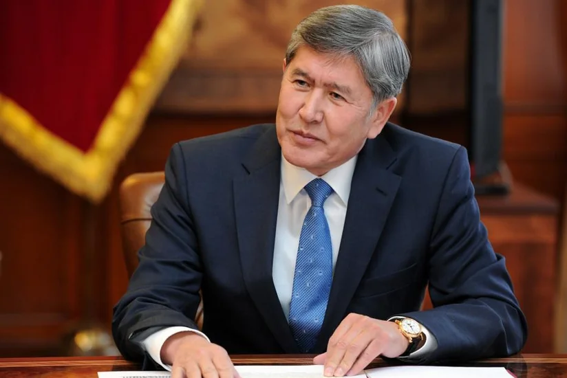 Алмазбек Атамбаев призвал жителей страны критически относиться к высказываниям и действиям ряда политиков