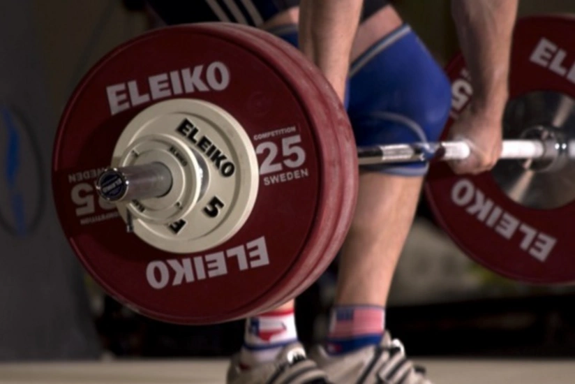 İrəvandakı Avropa çempionatından imtina edən Azərbaycan ağırlıqqaldıranları Vətənə qayıdıb