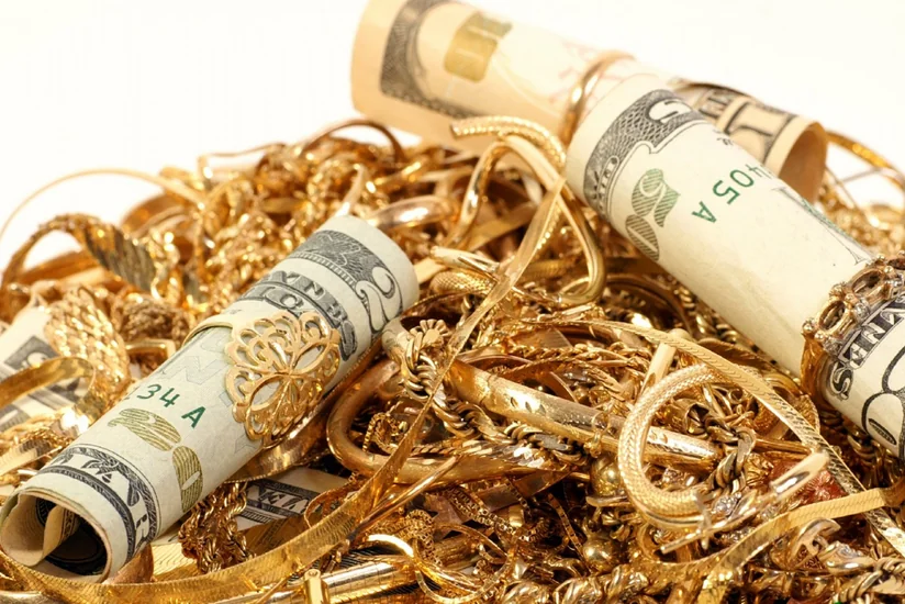 Qubada gəlin evdən 11 min manatlıq oğurluq edib