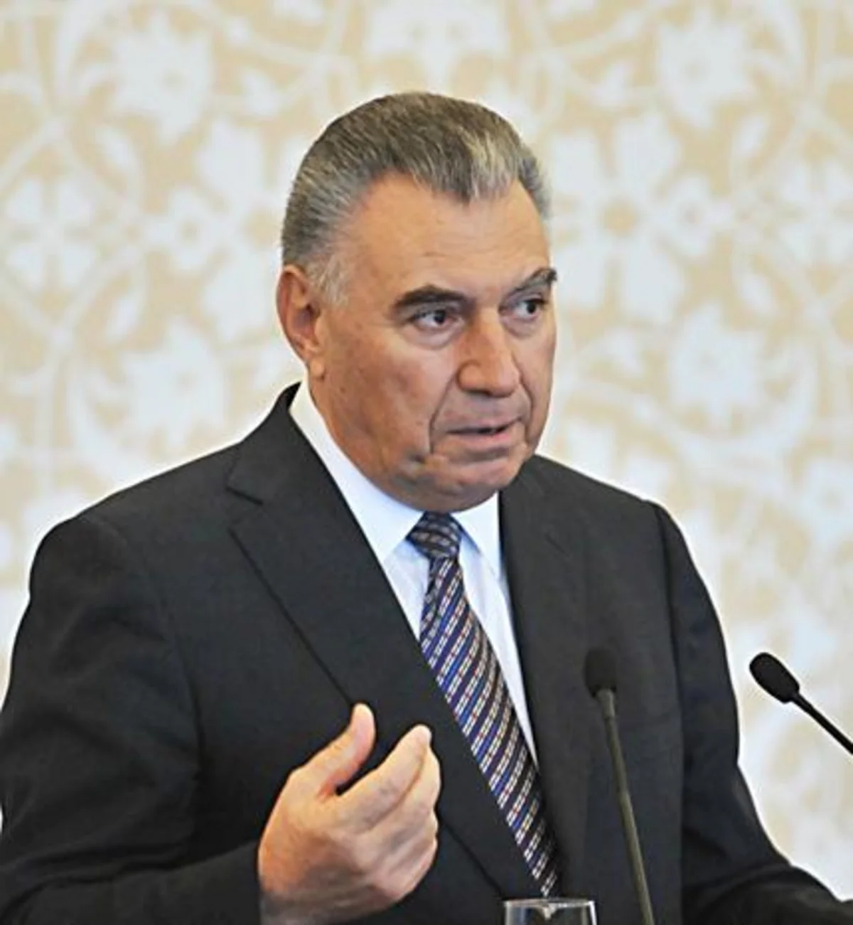 ​За 20 лет на решение проблем беженцев и вынужденных переселенцев были израсходованы 5,1 млрд. манатов