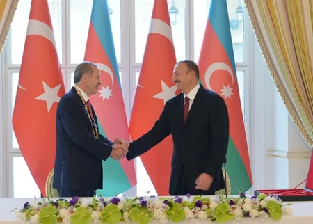Azərbaycan prezidenti Rəcəb Tayyib Ərdoğana “Heydər Əliyev” ordeni təqdim edib