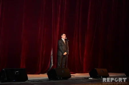 Студенты Бакинской высшей школы нефти исполнили оперетту Не та, так эта - ВИДЕО