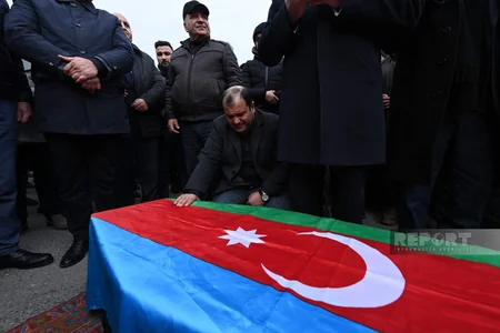 Türkiyədə zəlzələdə həlak olan Gündüz Nəzərzadə dəfn edilib - YENİLƏNİB