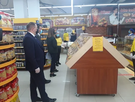 AQTA ərzaq satışı məntəqələrində monitorinqləri davam etdirir
