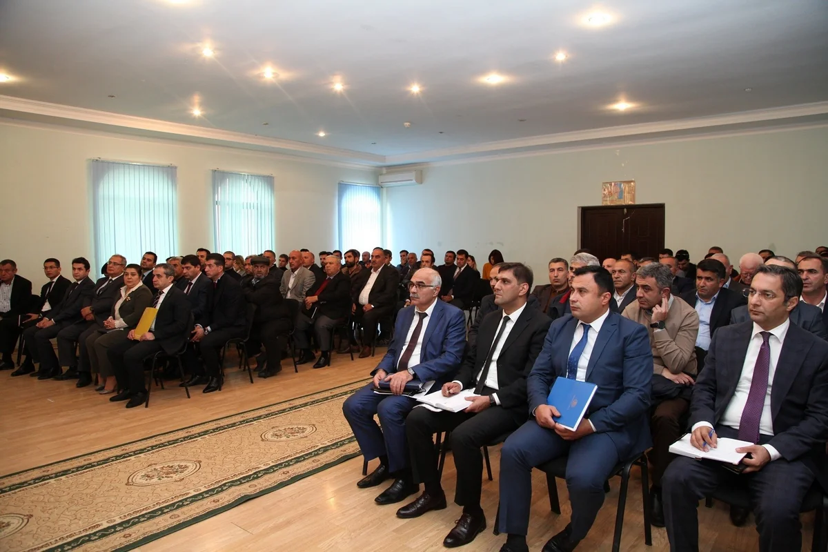 “Azəriqaz” rəhbəri Xəzər rayonunda istixana sahibləri ilə görüşüb