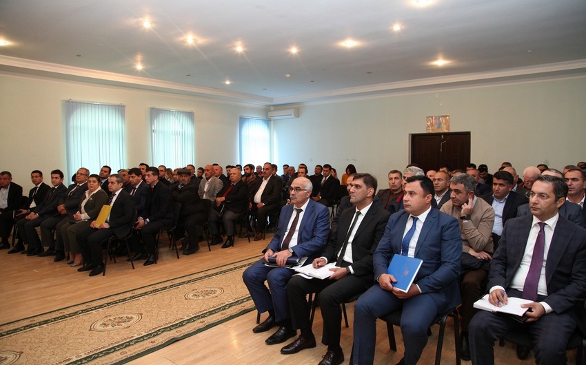 “Azəriqaz” rəhbəri Xəzər rayonunda istixana sahibləri ilə görüşüb
