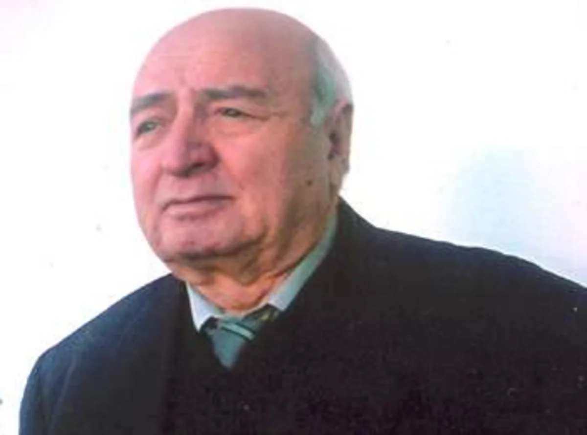 Görkəmli yazıçıya ağır itki üz verib