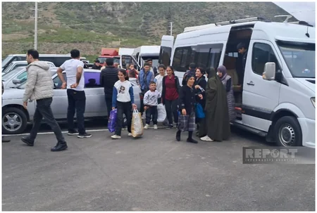 Suqovuşan kəndinə yola salınan növbəti köç karvanı çatıb, mənzillərin açarları təqdim edilib - YENİLƏNİB-2