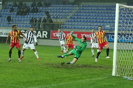 ​Premyer Liqa: Neftçi autsayder Rəvana öz meydanında məğlub olub