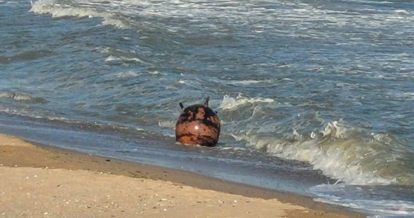 В Украине два человека подорвались на морской мине