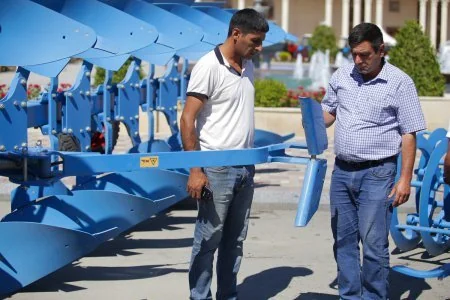 Ucarda kənd təsərrüfatı texnikası yarmarkası keçirilir