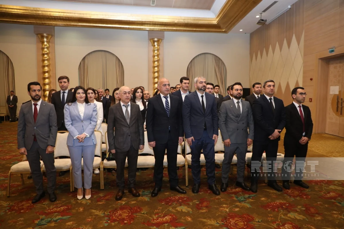 Yeni vəkillər and içiblər
