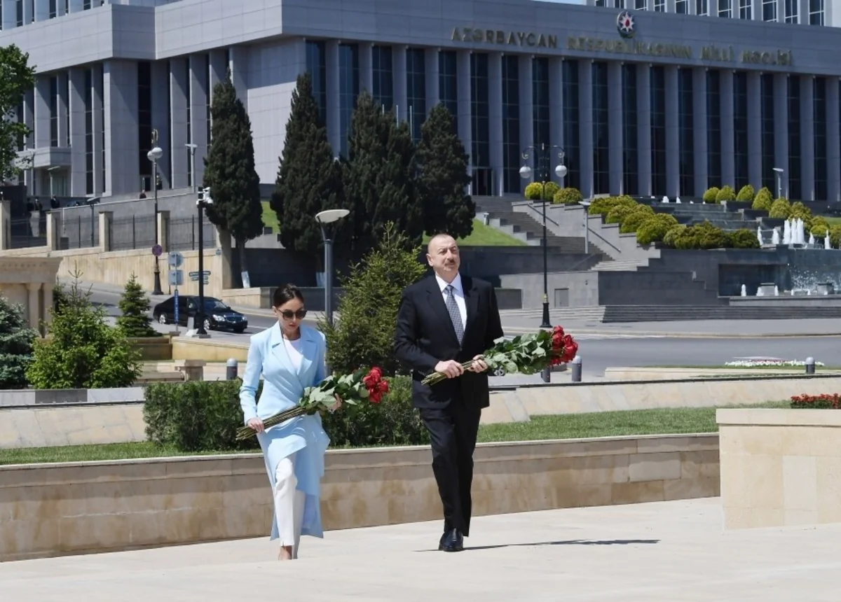 President Ilham Aliyev pays tribute to Azerbaijanis killed in Great Patriotic War