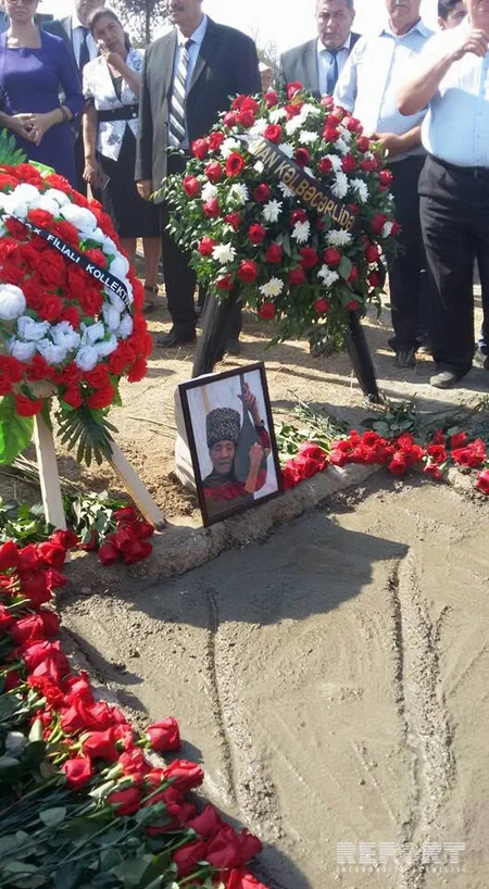 Ашуг Адалят похоронен в Газахе  ФОТО  ОБНОВЛЕНО