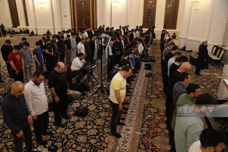 Bakıda Qədr gecəsi keçirilir – FOTOREPORTAJ