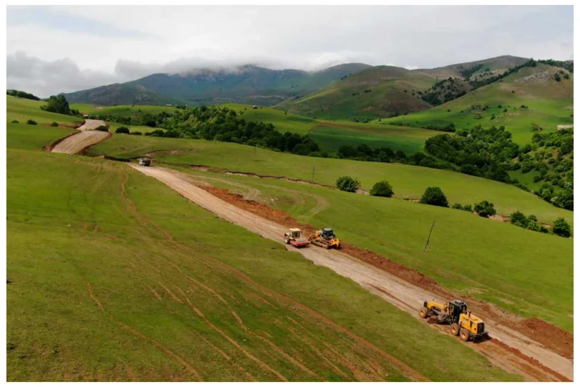 Tovuz və Gədəbəy rayonlarını əhatə edən 13 kəndin yolları yenidən qurulur