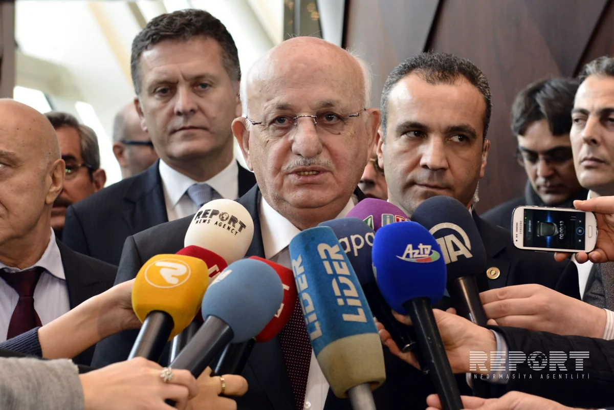 Bakıda olan TBMM sədri: Öz vətənimə gəlmişəm