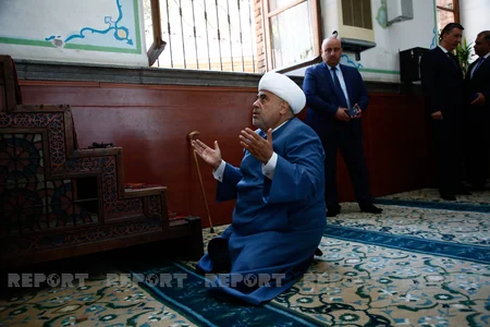 Allahşükür Paşazadə Tbilisi Cümə məscidini ziyarət edib