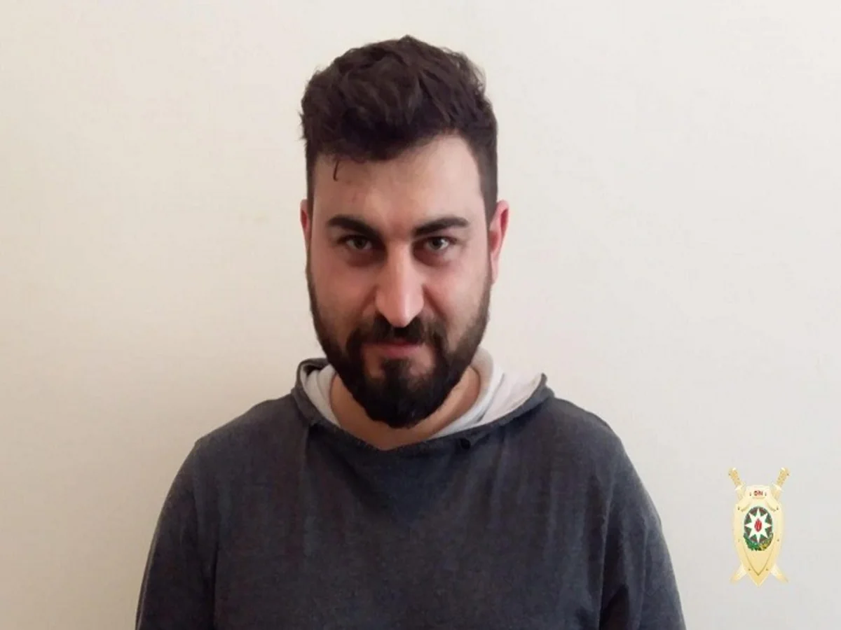 Narkotik satmaqda təqsirləndirilən diş həkiminin məhkəməsi başlayıb
