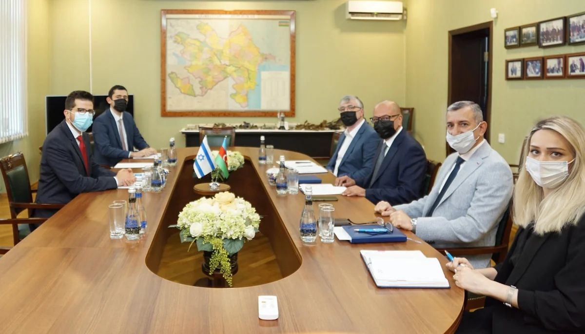 Israel’s support to mine clearance discussed 