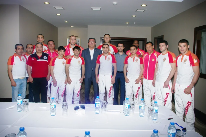 Bakı 2015də iştirak edəcək Azərbaycan boksçuları ilə görüş keçirilib