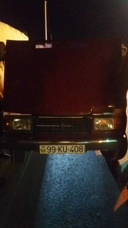 Bakıda “KamAZ” minik avtomobilinə çırpılıb