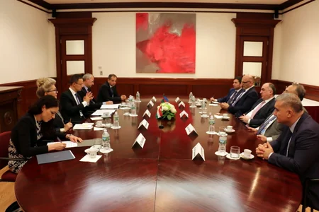 Elmar Məmmədyarov Macarıstanın Komandor Xaçı Ləyaqət Ordeni ilə təltif olunub