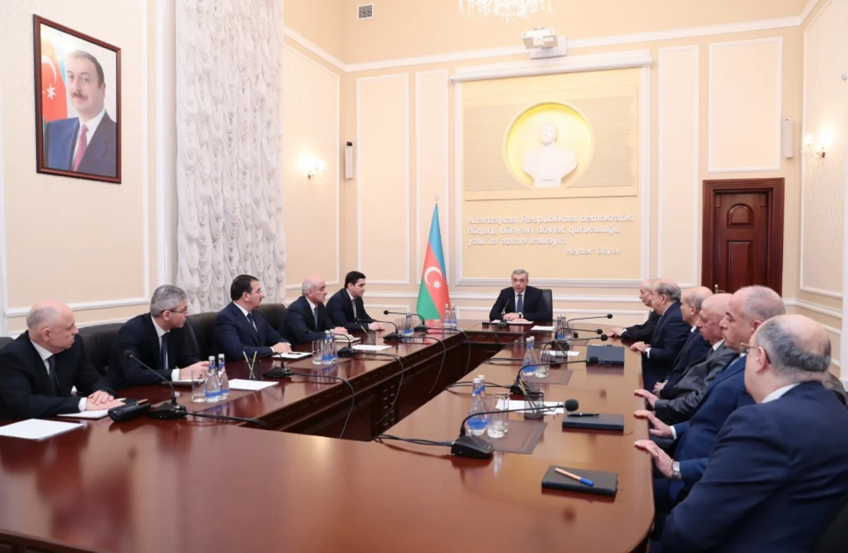 Yeni ədliyyə naziri kollektivə təqdim olunub