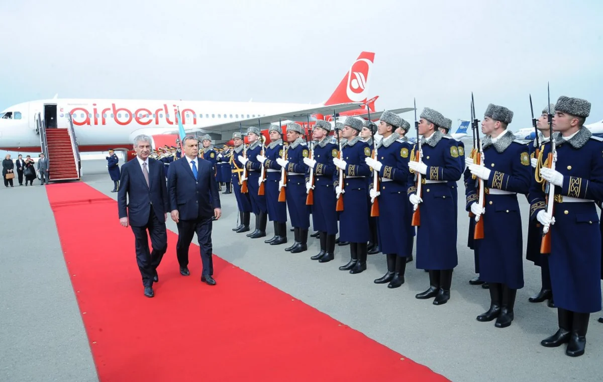 Macarıstanın baş naziri Azərbaycana rəsmi səfərə gəlib