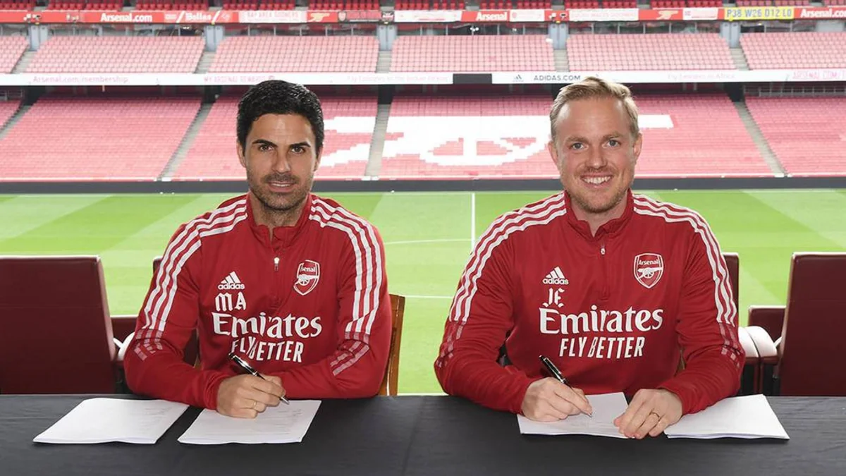 Arsenal klubu baş məşqçisi ilə müqavilənin müddətini uzadıb