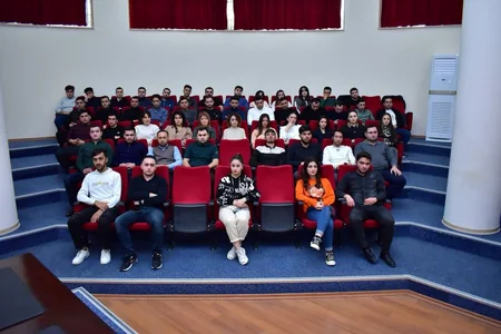 Prezident seçkiləri ilə bağlı 18 universitet tələbəsinə maarifləndirici seminarlar keçirilib