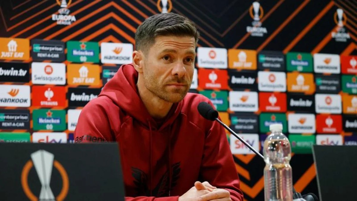 Bayer 04 Xabi Alonsonun klubdan ayrılacağını açıqlayıb