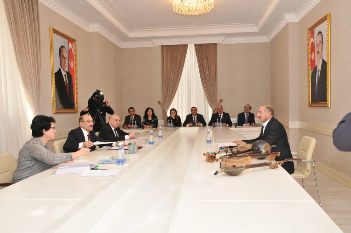 Əbülfəs Qarayev Xırdalanda vətəndaşlarla görüşüb