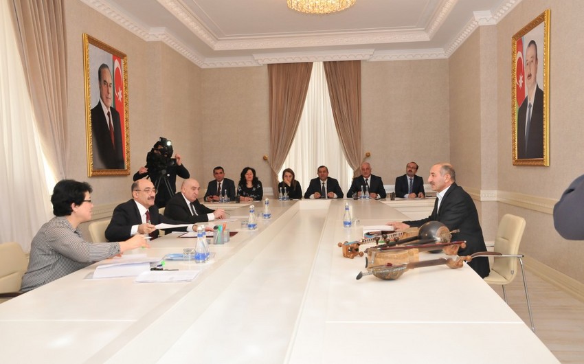 Əbülfəs Qarayev Xırdalanda vətəndaşlarla görüşüb