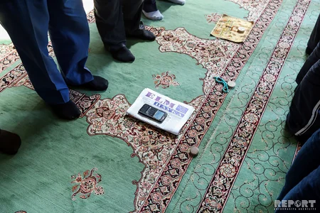 Праздничный намаз в мечети Тезепир - ВИДЕОРЕПОРТАЖ