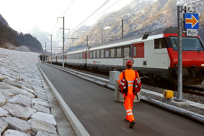 ​В Швейцарии неизвестный ранил в поезде 7 человек