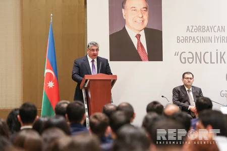 “Gənclik və dövlət müstəqilliyi: gələcəyə baxış” mövzusunda konfrans keçirilib