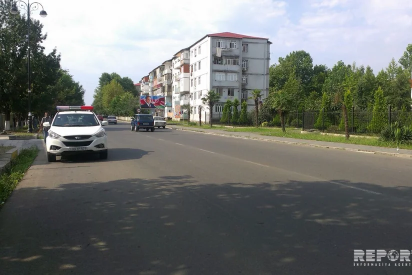 В Лянкяране автомобиль сбил переходящую дорогу женщину - ФОТО