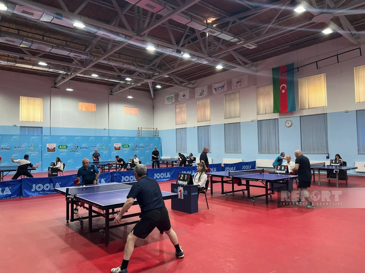 Veteran stolüstü tennisçilər arasında ölkə çempionatına start verilib