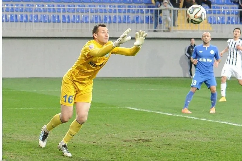 Keşlə daha iki futbolçu ilə müqavilə bağlayacaq